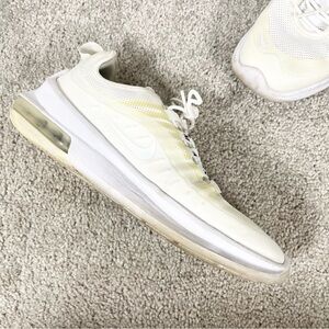 Nike Womens Air Max Axis Shoe White Sneakers Size 7.5